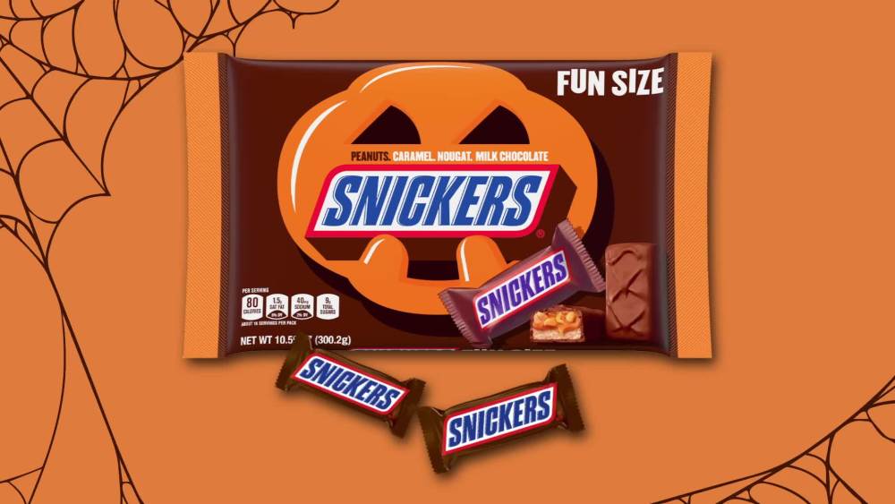 Wholesale prices with free shipping all over United States Snickers Fun Size Halloween Chocolate Candy Bars, 10.59 oz Bag - Steven Deals